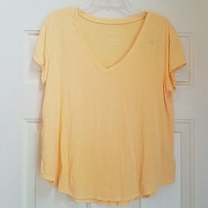 Yellow american eagle tshirt